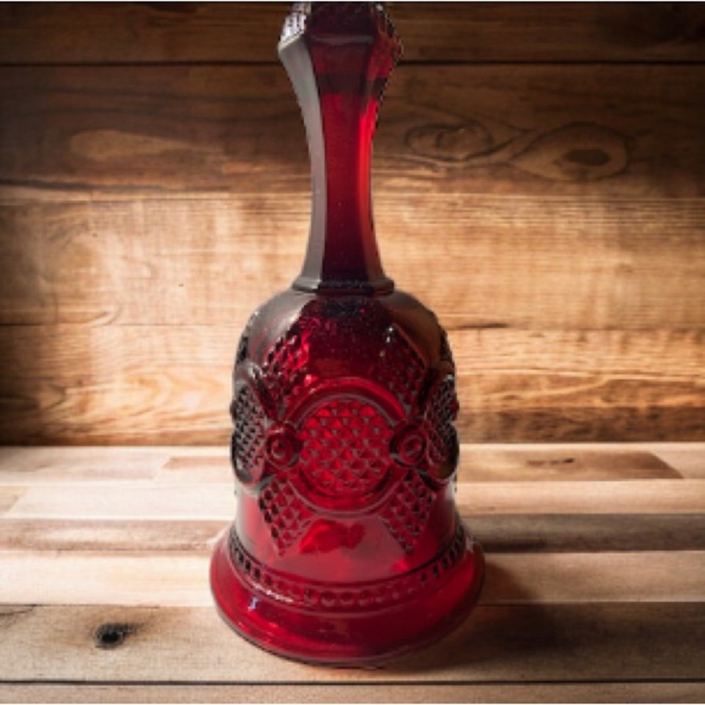 Vintage Avon 1876 Cape Cod Collection Ruby Red Glass Bell Dinner 1979 Collectibl